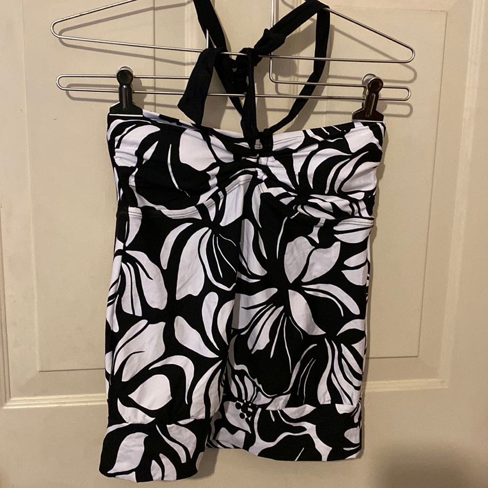 Swimsuit Bathing Suit Top Size 6 NWT